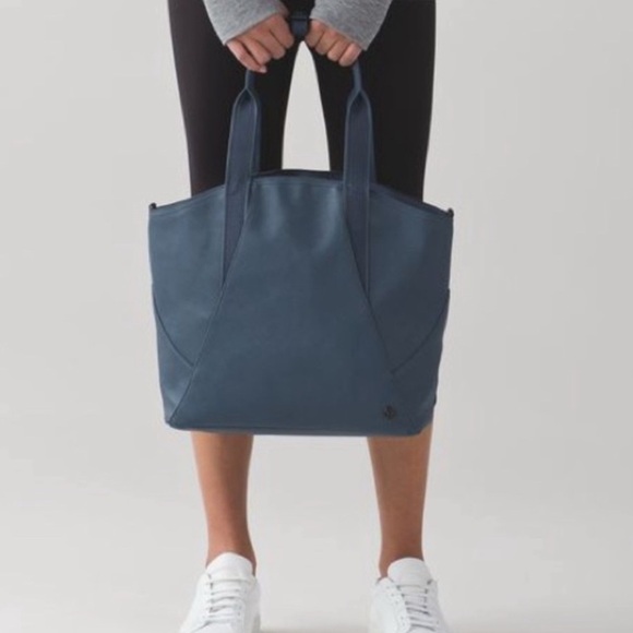 lululemon athletica Handbags - Lululemon All Day Tote Bag Large 26L Astro Blue Crossbody Strap